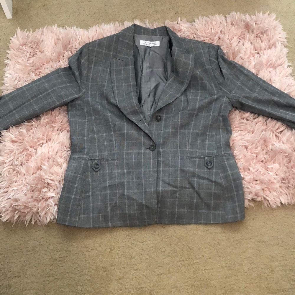 Women’s tahari blazer